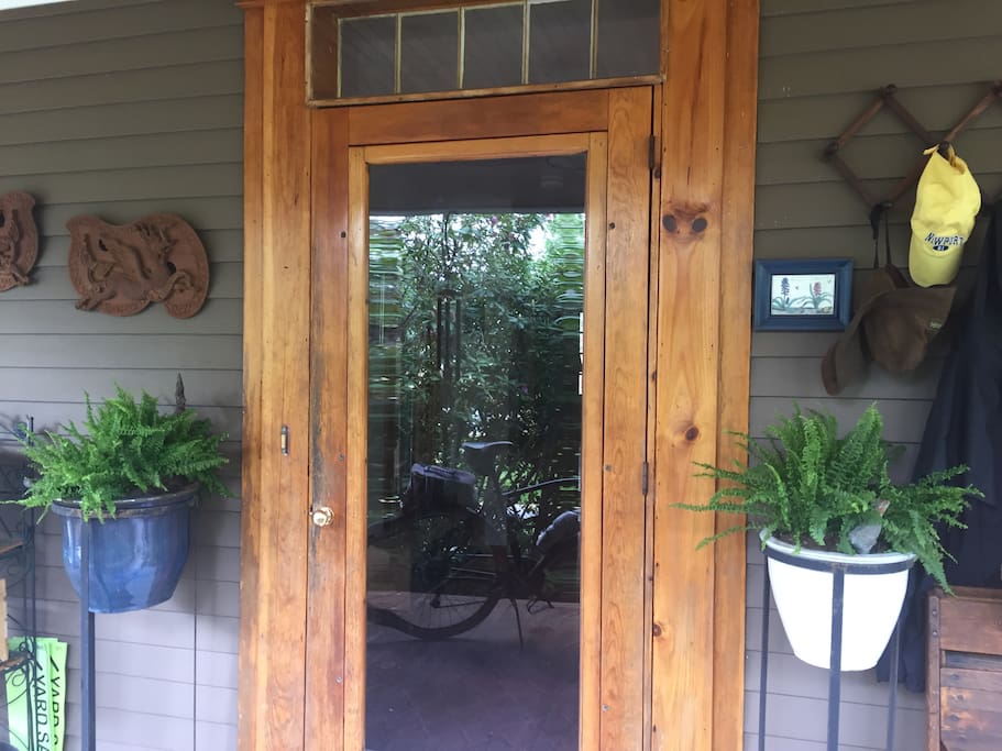 Please come in!
