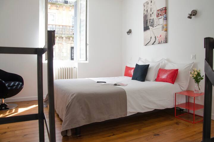 Lovely duplex Halles and beaches