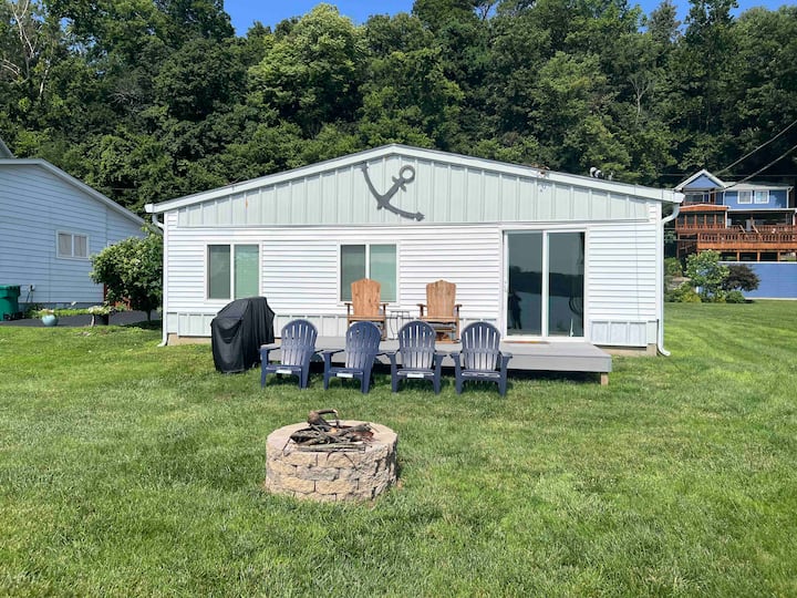 Peaceful Easy Feeling Cottages for Rent in Jeffersonville, Indiana