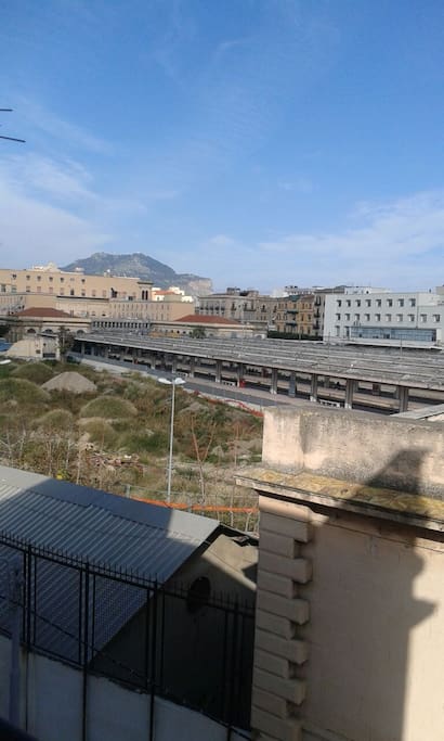 Vista stazione dal balcone
