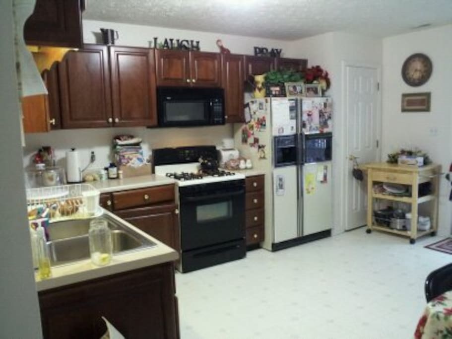 Large spacious kitchen for all to enjoy!
