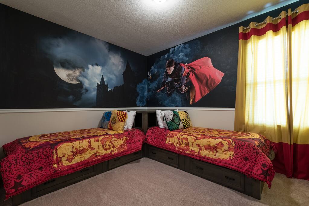 Bedroom 5-1.jpg