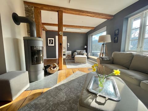 Family bed, playroom & sauna• 2 min to the cable car