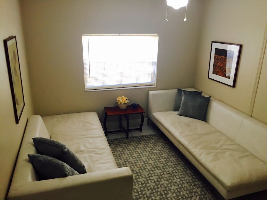 Separate Livingroom