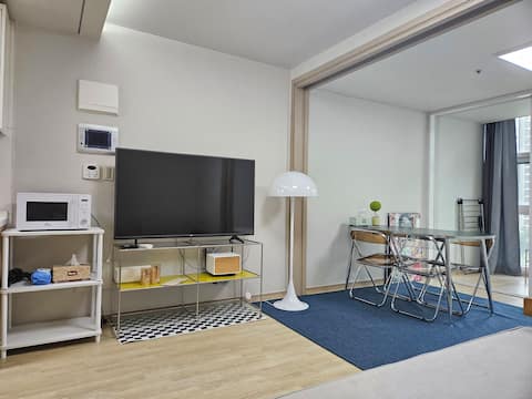 Directly connected to Dangsan Station! 5 minutes to Han River/Comfortable and safe/Hongdae 2 stops, Airport bus 5 minutes/Mart in the building/Parking