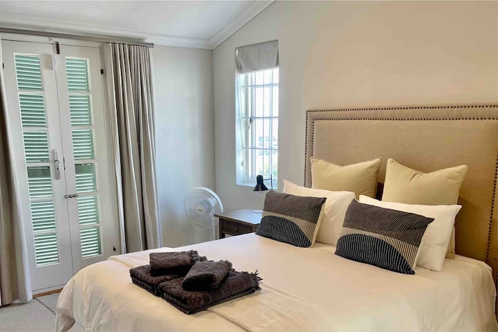 Dormitorio principal con baño privado