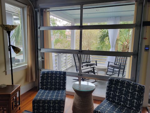 Top Airbnb: Exquisite 3bdrm/3bath Folly Beach home; near beach in Folly Beach