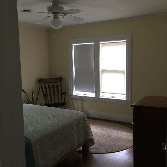 South Bedroom: view from entrance door
