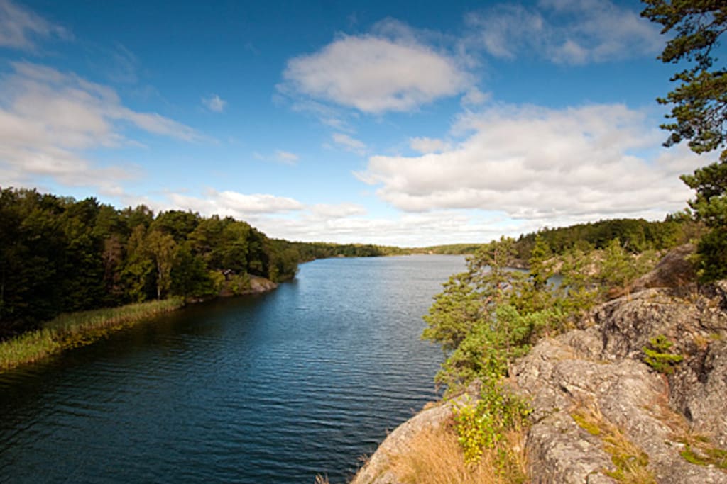 1 min walking distance to Nacka nature reserve