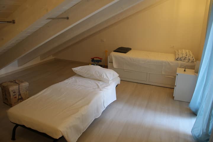 Dormitorio de arriba: 2 soluciones de cama individual