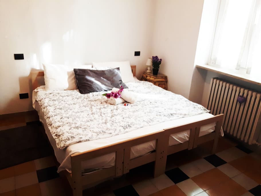 DOUBLE ROOM