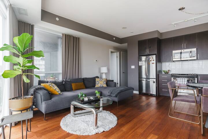 Gorgeous Downtown Condo