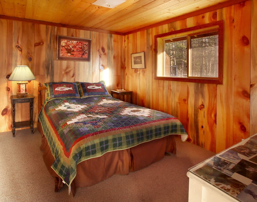 Bedroom with queen bed