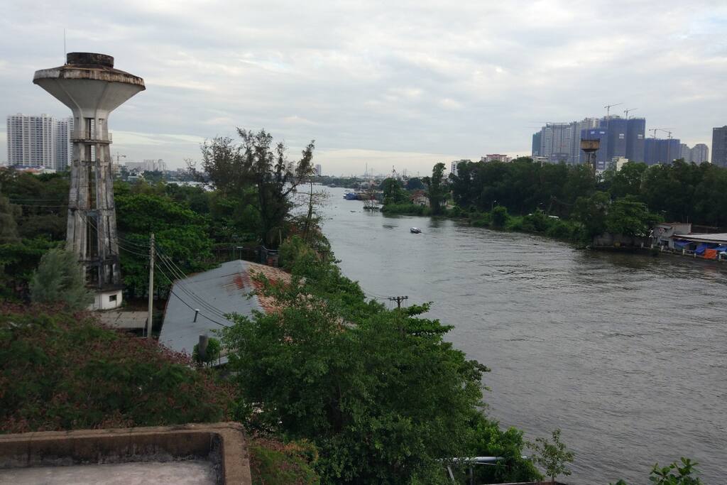 The view on the Rooftop of the Apartment - Sai Gon river very near.