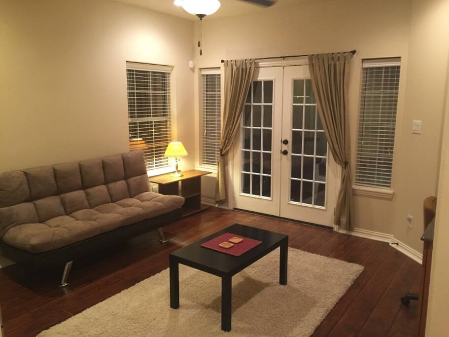 Living room - New/recent hardwood flooring & furniture