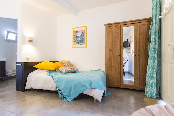 סטודיו עצמאי, מיטה 140 ס"מ