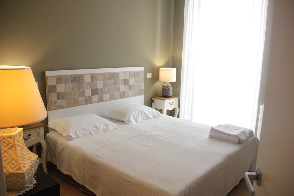 Queen size Bed
