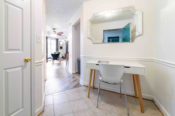 Newly Renovated, Cozy, Centrally Located 2BR/2BA