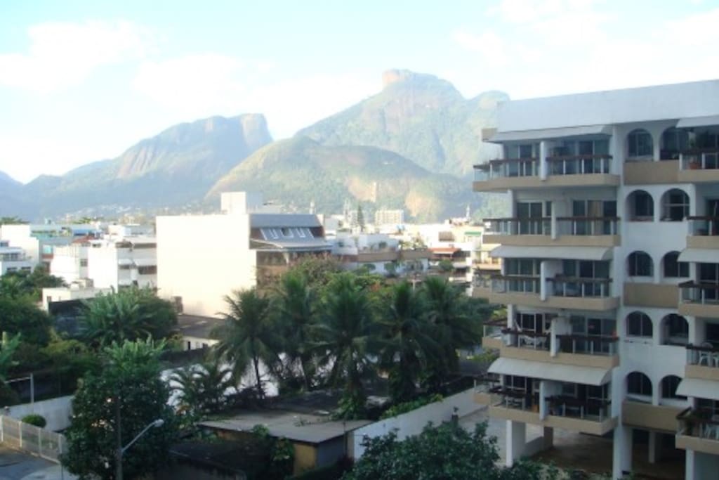 Vista da Varanda para a Pedra da Gávea