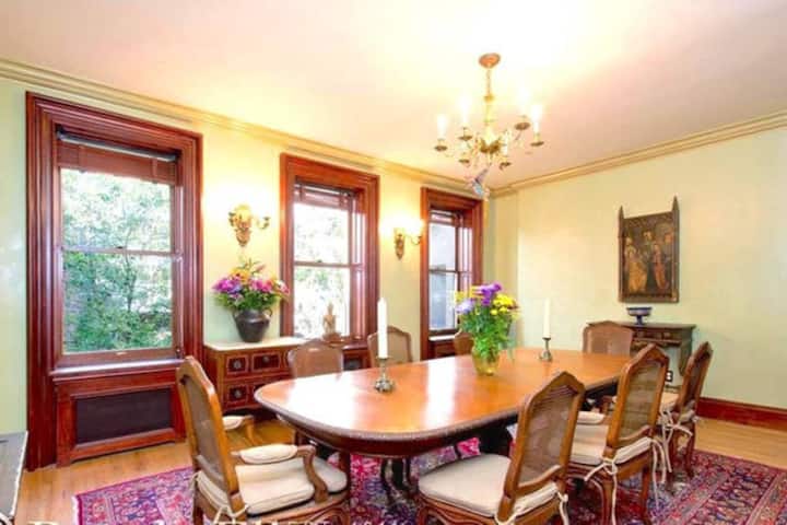 2000 sqf Duplex in Townhouse