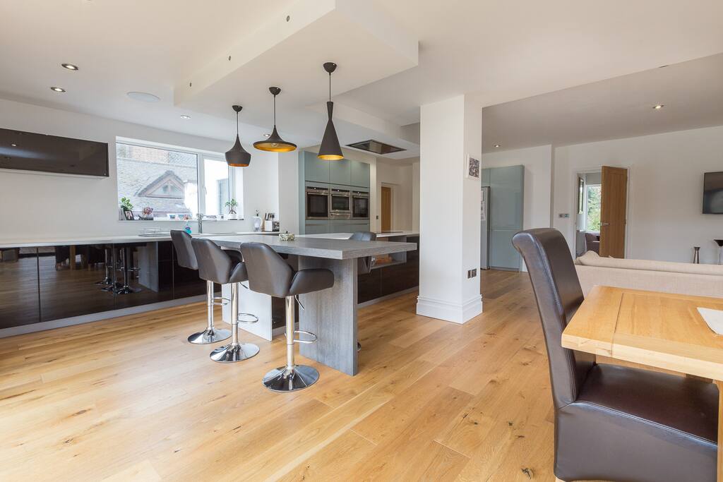 Breakfast Bar
