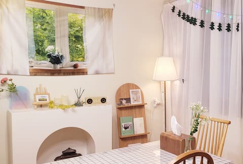 J Stay # Shinjeong Station 5 seconds # High-temperature drying hotel bedding # Netflix # Up to 12 people # 3 rooms # Hongdae 20 minutes # Gocheok Dome