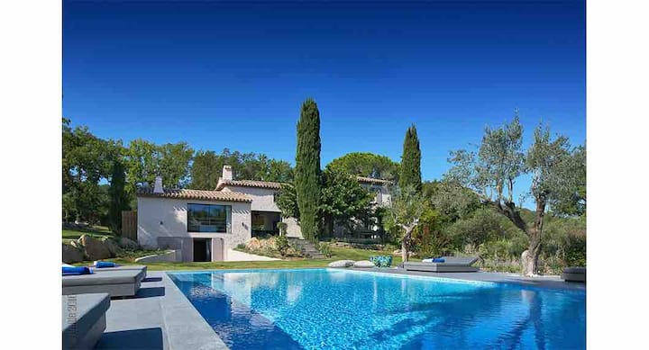Villa De Prestige Dans Les Vignes - 5min De Sttrop - Gassin