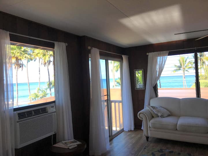 Mwonekano wa bahari katika fleti nzima.