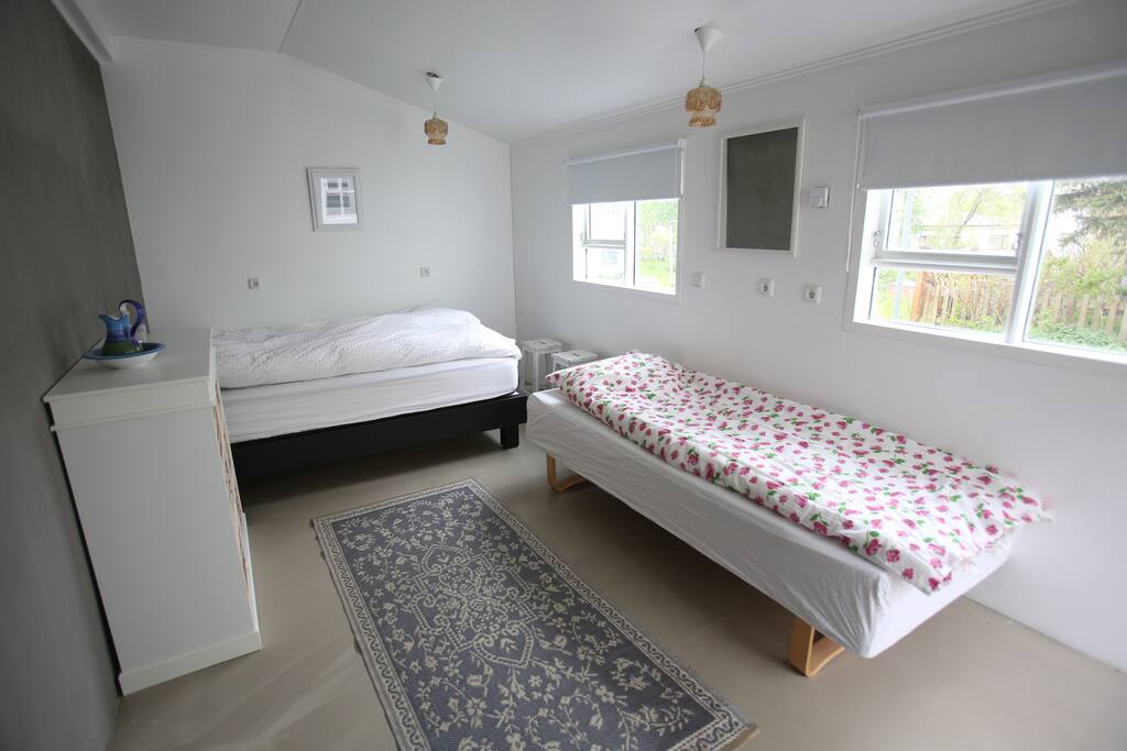 Room in the back, very private. Also has now bunkbeds so five people can sleep there.