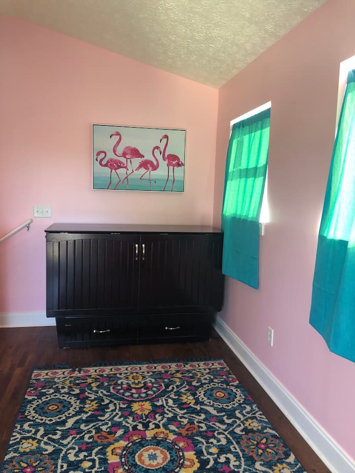 חדר הפלמינגו, לופט בקומה השלישית