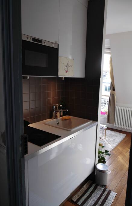 The entrance/Kitchen