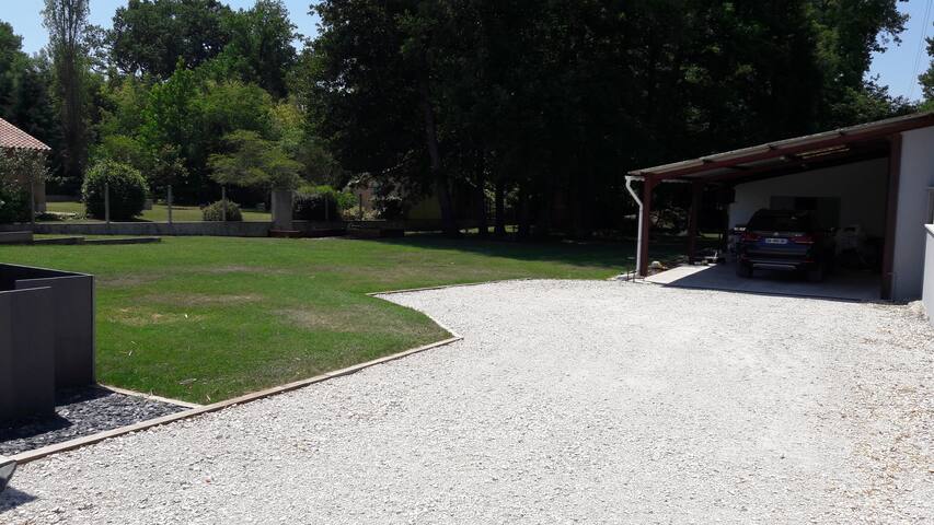 Grande maison avec piscine proche de Bordeaux gallery image 5
