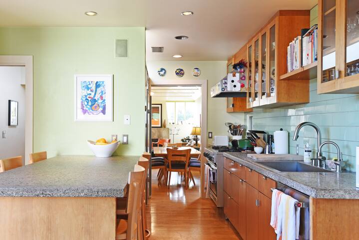 Santa Monica Architectural 4 BRM gallery image 5