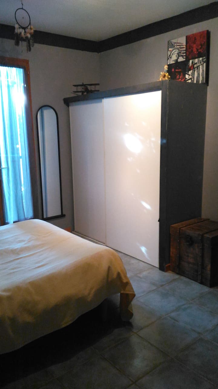 Спалня 3  Легло 140 см  Допълнително легло 80 см е възможно