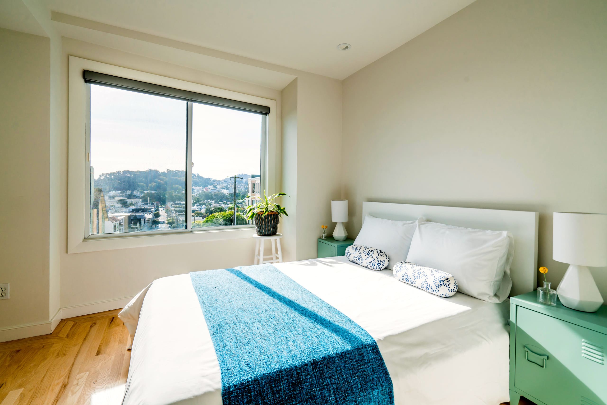 Home in San Francisco · ★4.98 · 3 bedrooms · 3 beds · 1 bath - Image 17