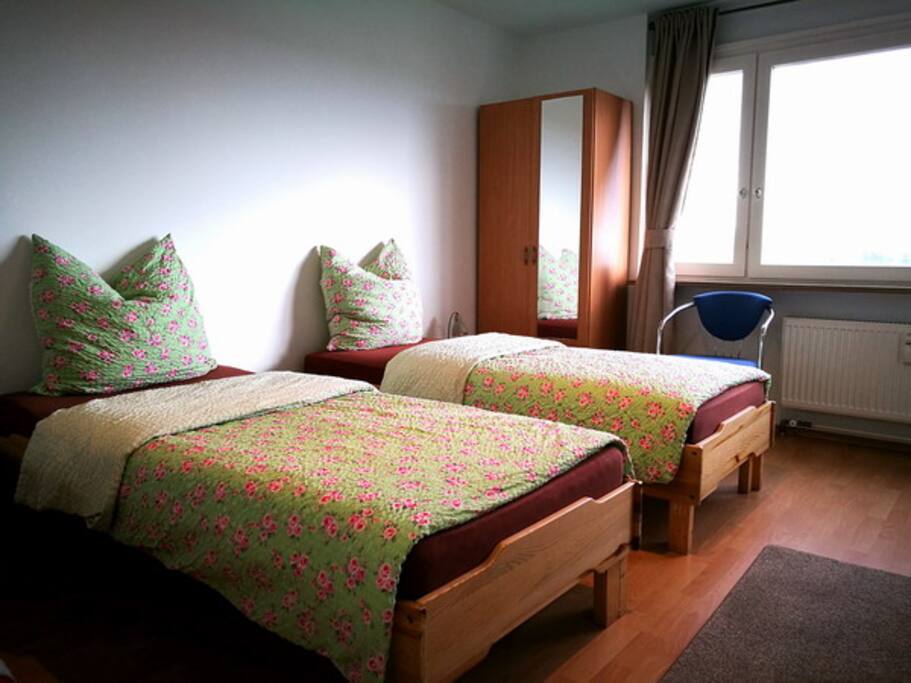 Room 2 / Zimmer 2