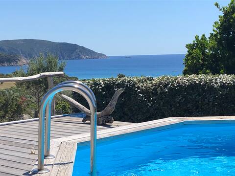 Stella's Bergeries 
Piana Arone Beach