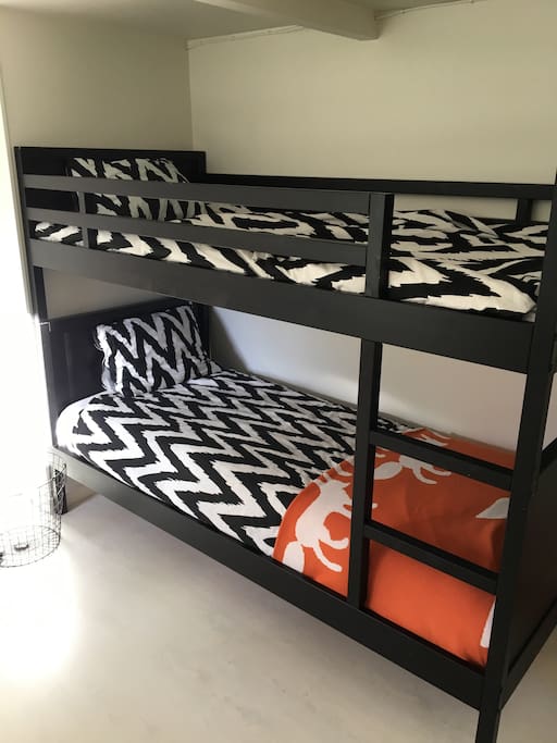 Våningssäng/Bunk bed 90*200cm