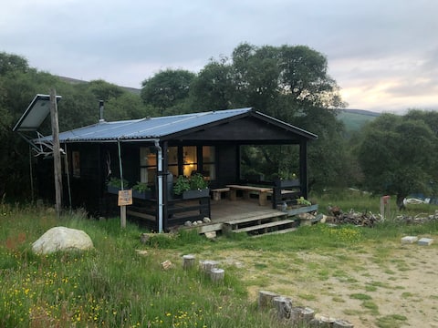 Corry Cabin - near NC500, secluded & offgrid(ish)