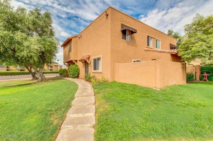 Updated Resort Like Condo, 2 Bedroom - Phoenix, AZ