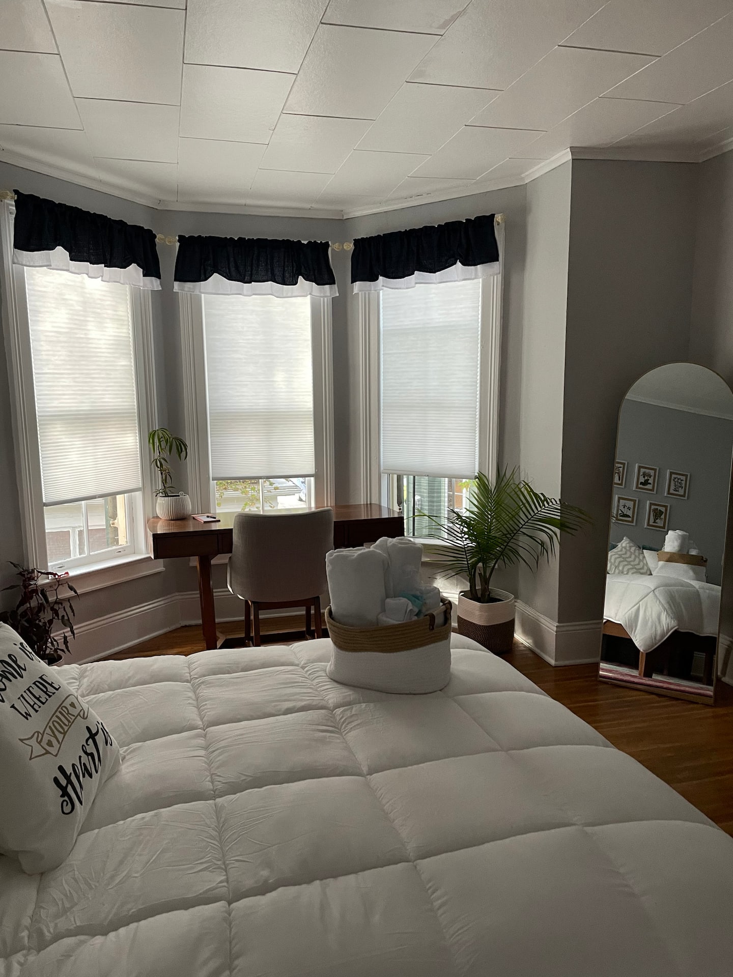 Orchid Room