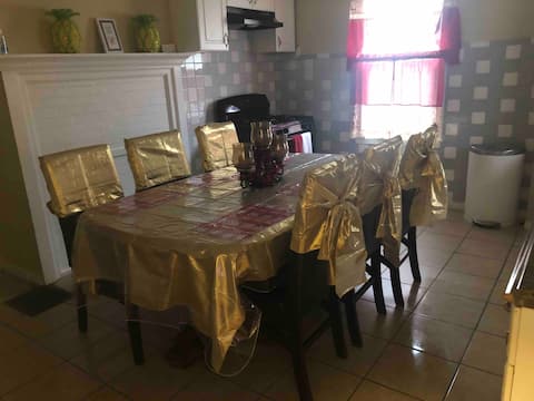 Spacious 3 bdrm apartment 1st Fl