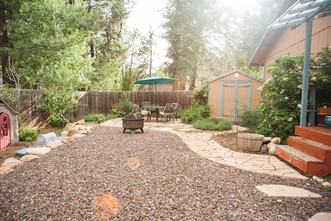 Cozy Pines Retreat | Fenced Yard | No Pet Fee