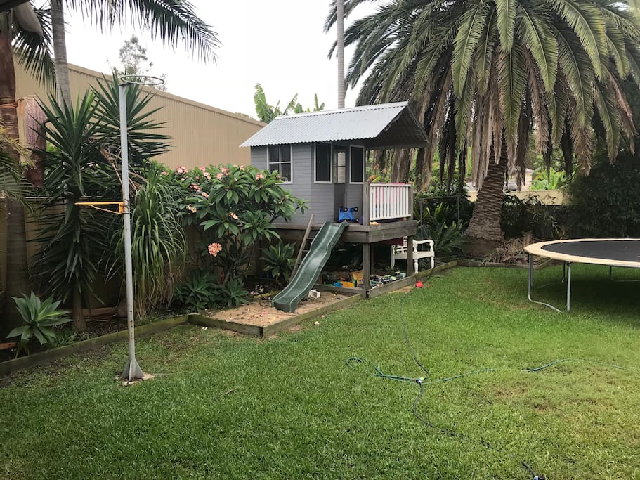 Cubby house - Trampoline