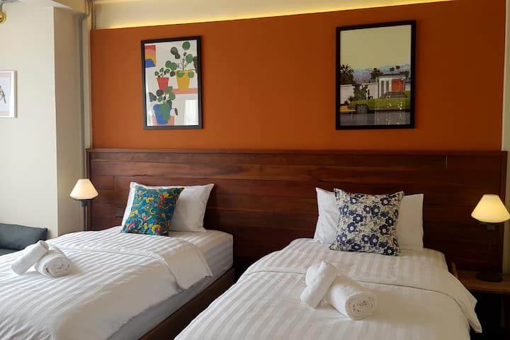 Საძინებელი№2 მაია წითლის მე-2 სართულზე, 2 ერთადგილიანი საწოლითა და სააბაზანოთი.