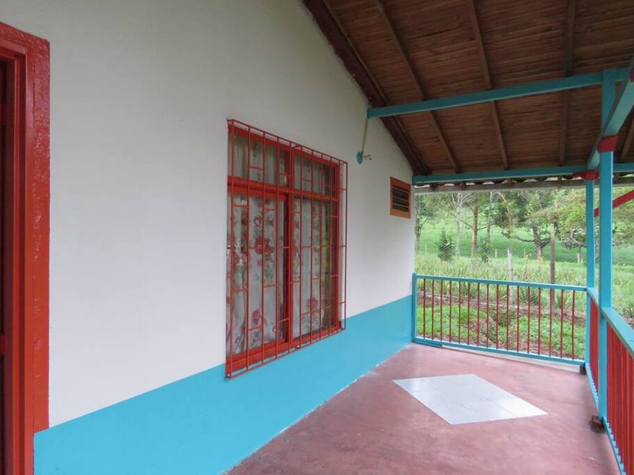 Our house is spacious and has a landscape and sounds that achieve a very quiet and pleasant stay, is very close to the village and on the way to the Valley of the Cócora, you can also walk around the area, visit the river and see the starry sky In the evenings, a unique and magical experience.