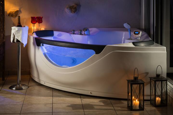 Indoor Pool-Garden – In the Heart of Old Town gallery image 5