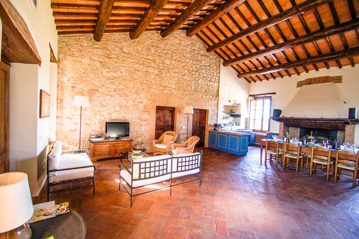 Top performing Airbnb: Detached villa with private pool 2km from village. in Amelia