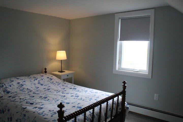 El segundo dormitorio en el segundo nivel también tiene un dormitorio doble. 