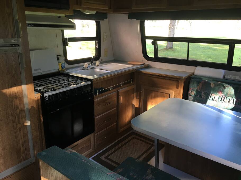 Full kitchen, on well water.
